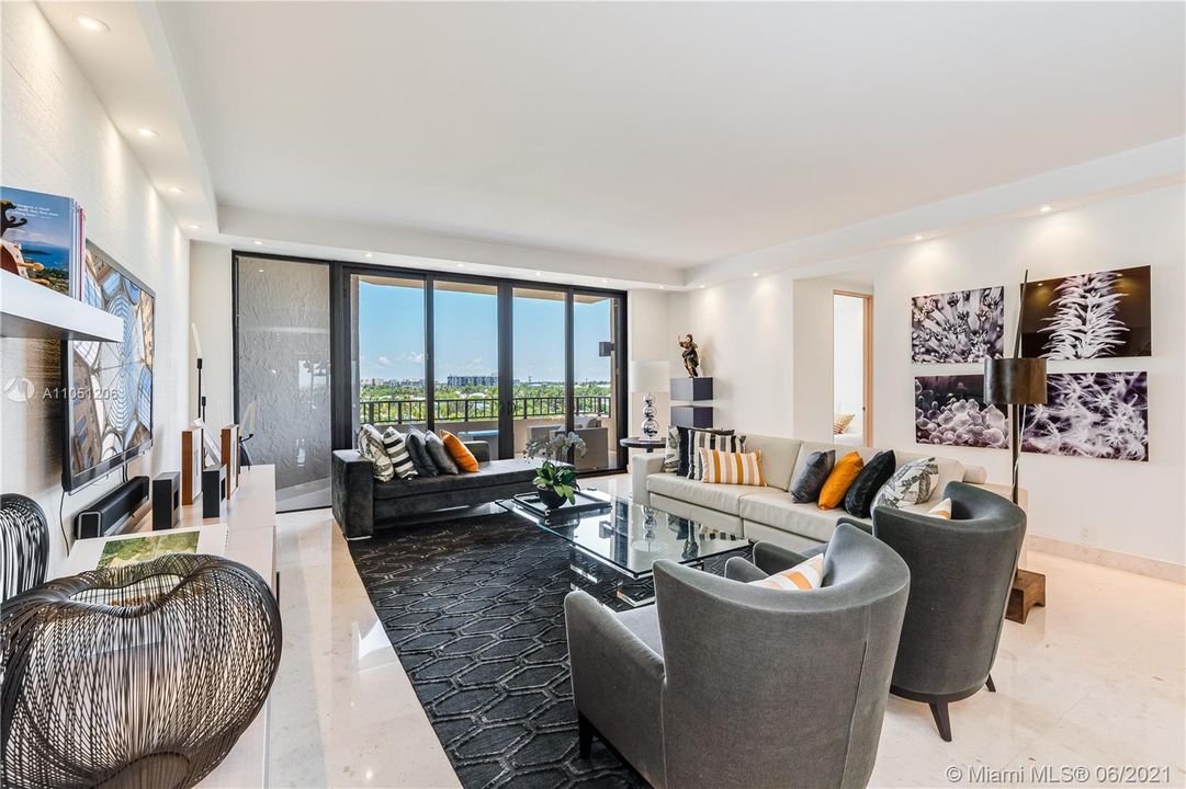 Recently Sold: $1,550,000 (2 beds, 3 baths, 1778 Square Feet)