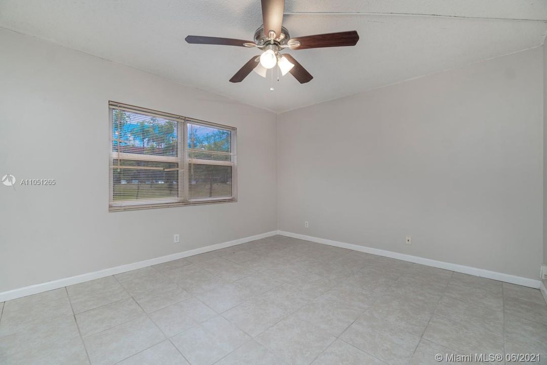Recently Sold: $94,999 (1 beds, 1 baths, 575 Square Feet)