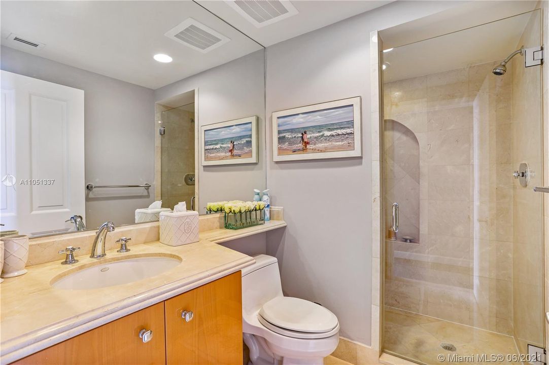 最近售出: $2,890,000 (3 贝兹, 4 浴室, 2736 平方英尺)