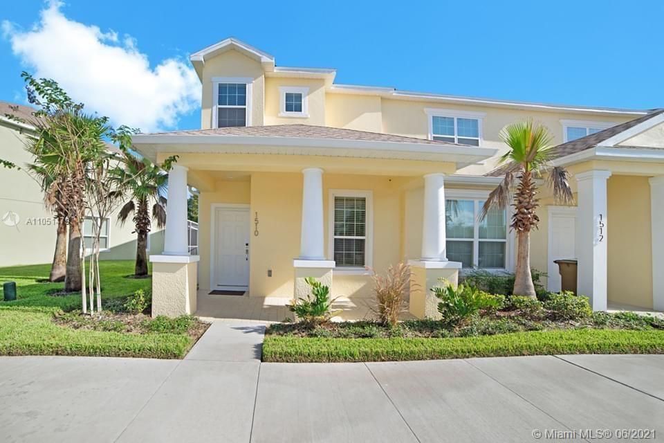 Recently Sold: $249,000 (3 beds, 3 baths, 1512 Square Feet)