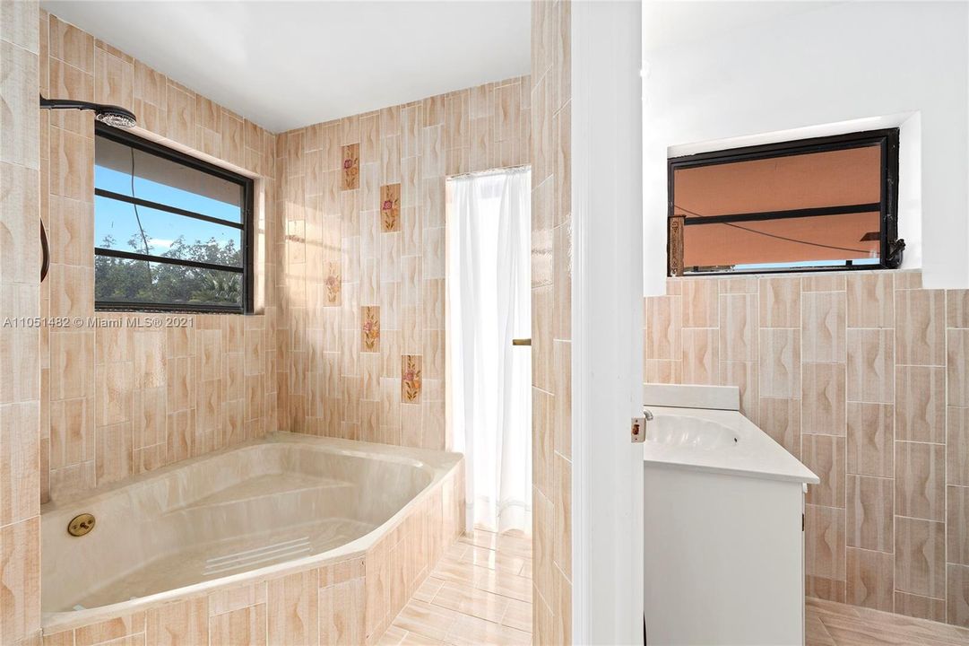 Недавно продано: $1,250,000 (5 спален, 5 ванн, 0 Квадратных фут)