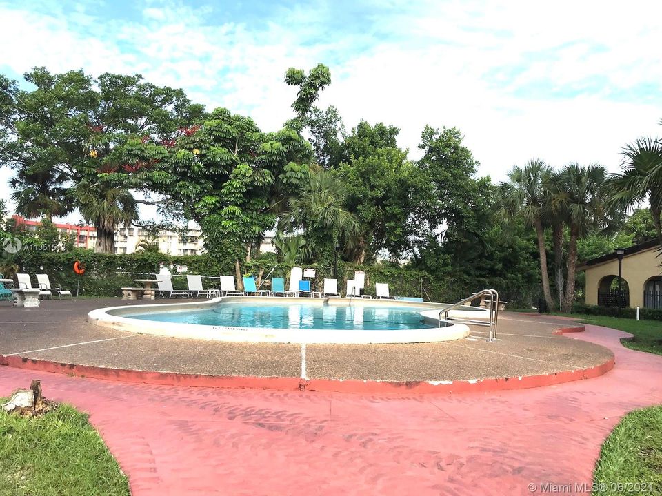 Recently Rented: $1,250 (1 beds, 1 baths, 676 Square Feet)