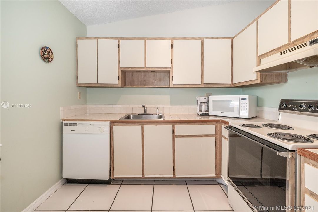 Recently Sold: $245,000 (2 beds, 2 baths, 1206 Square Feet)