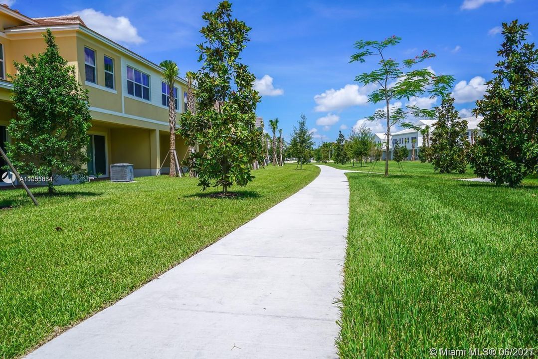 Recently Sold: $389,000 (3 beds, 2 baths, 2218 Square Feet)