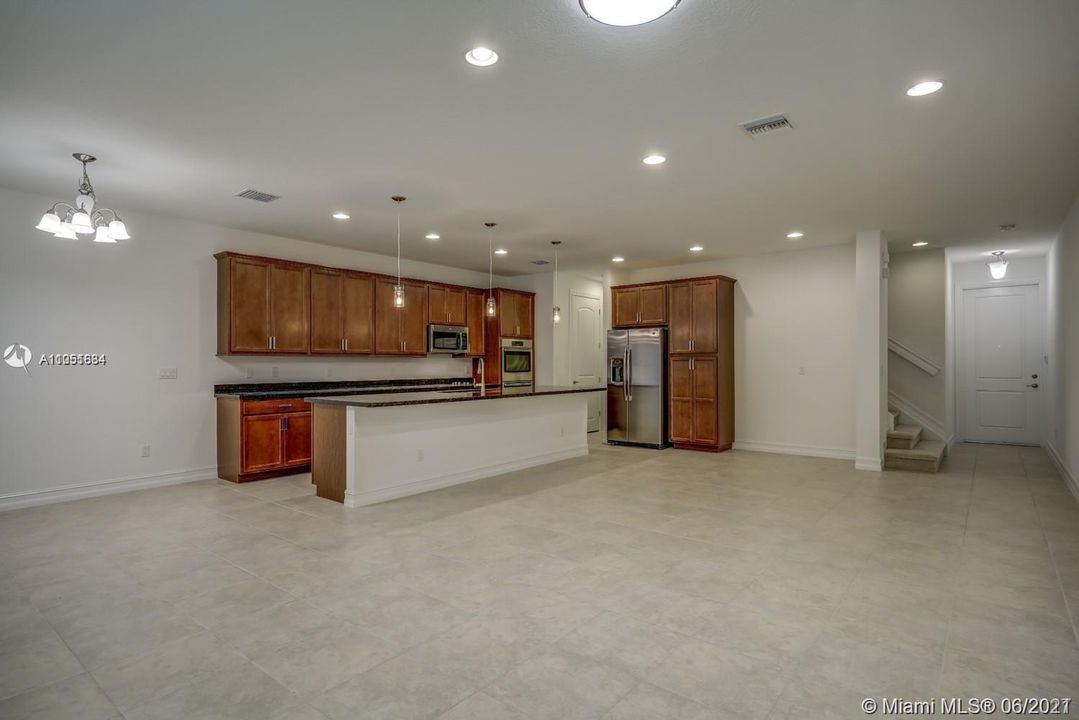 Recently Sold: $389,000 (3 beds, 2 baths, 2218 Square Feet)