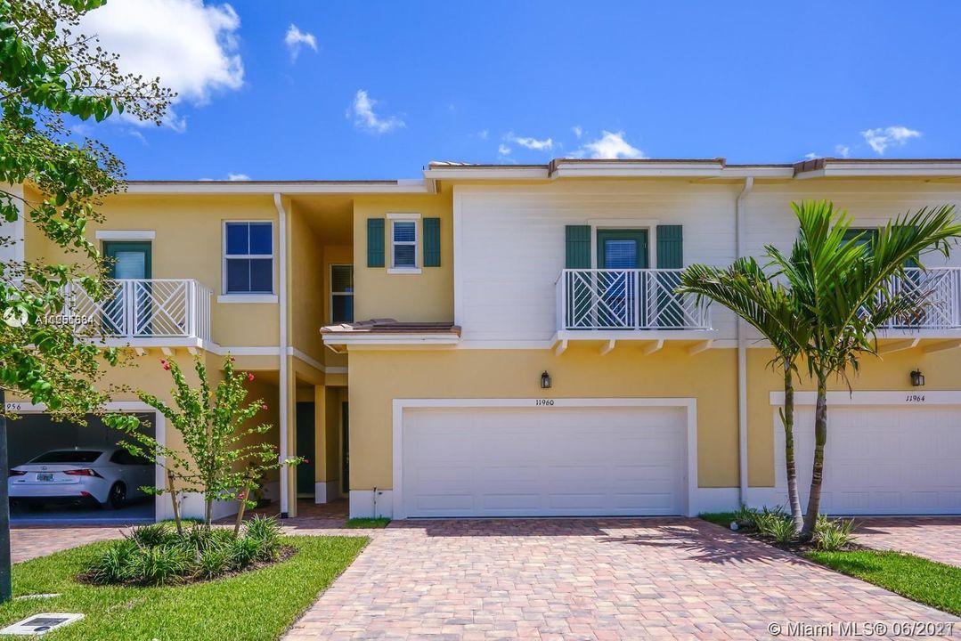 Recently Sold: $389,000 (3 beds, 2 baths, 2218 Square Feet)