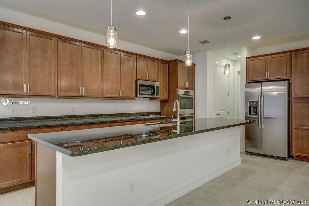 Recently Sold: $389,000 (3 beds, 2 baths, 2218 Square Feet)