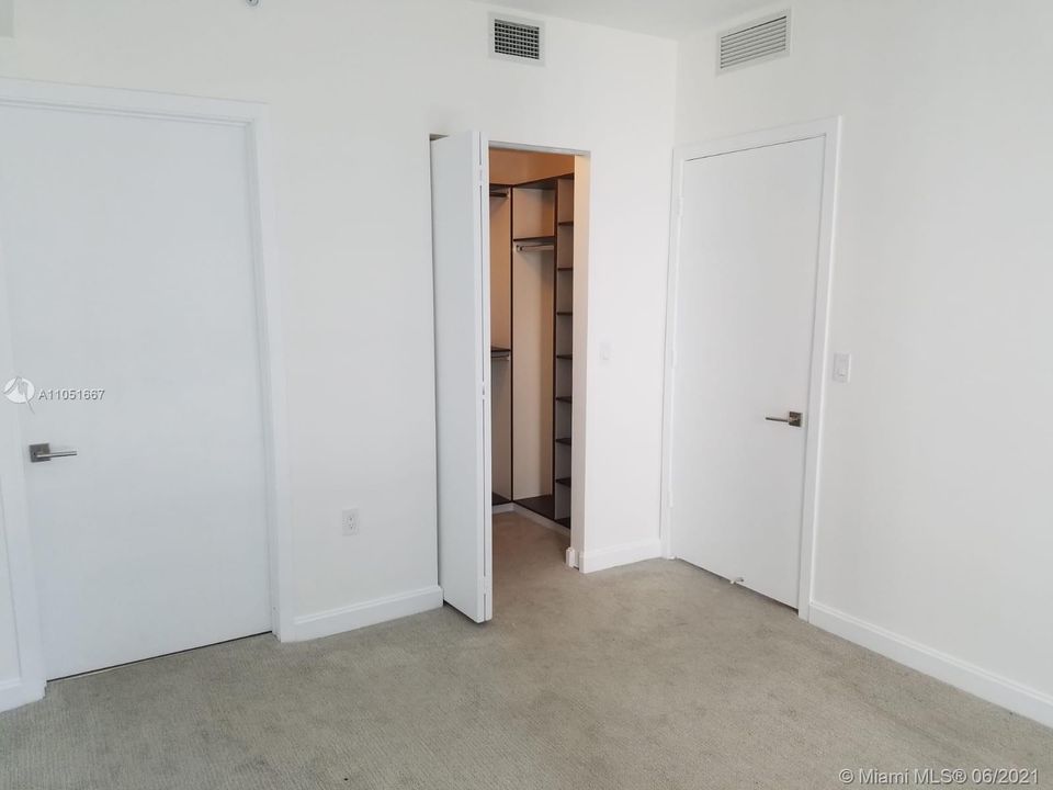 Recently Rented: $2,450 (1 beds, 1 baths, 620 Square Feet)