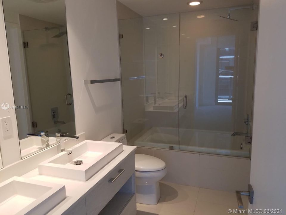 Недавно арендовано: $2,450 (1 спален, 1 ванн, 620 Квадратных фут)
