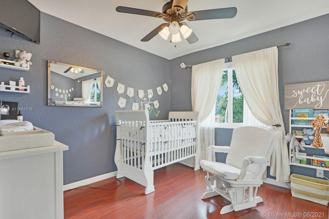 Recently Sold: $309,900 (3 beds, 2 baths, 1560 Square Feet)