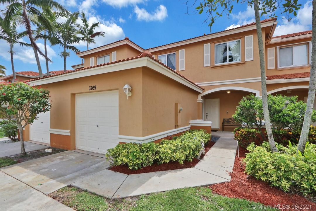 Recently Sold: $309,900 (3 beds, 2 baths, 1560 Square Feet)