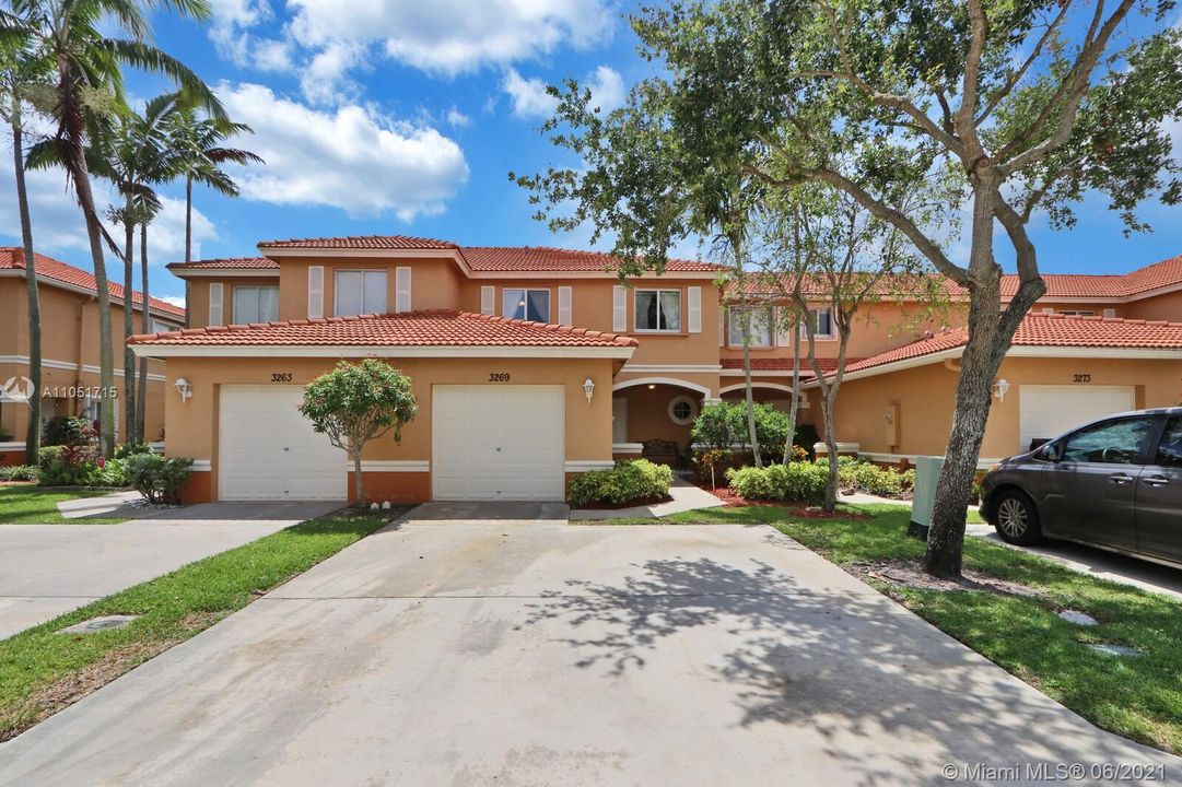 Recently Sold: $309,900 (3 beds, 2 baths, 1560 Square Feet)