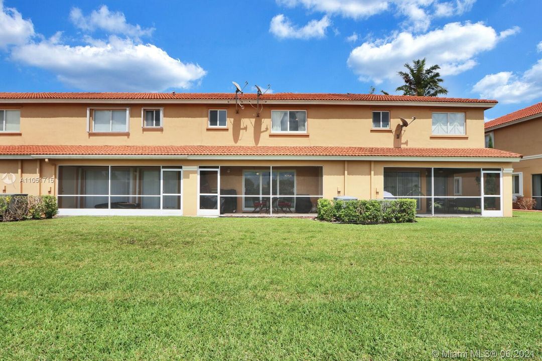 Recently Sold: $309,900 (3 beds, 2 baths, 1560 Square Feet)