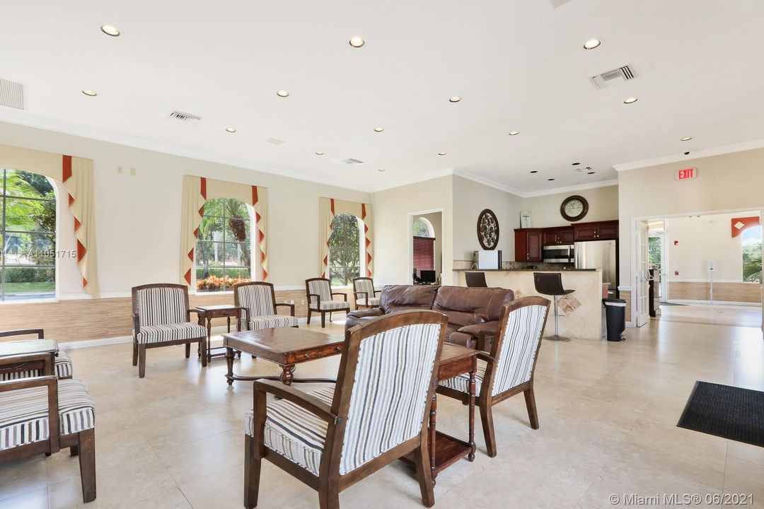 Recently Sold: $309,900 (3 beds, 2 baths, 1560 Square Feet)