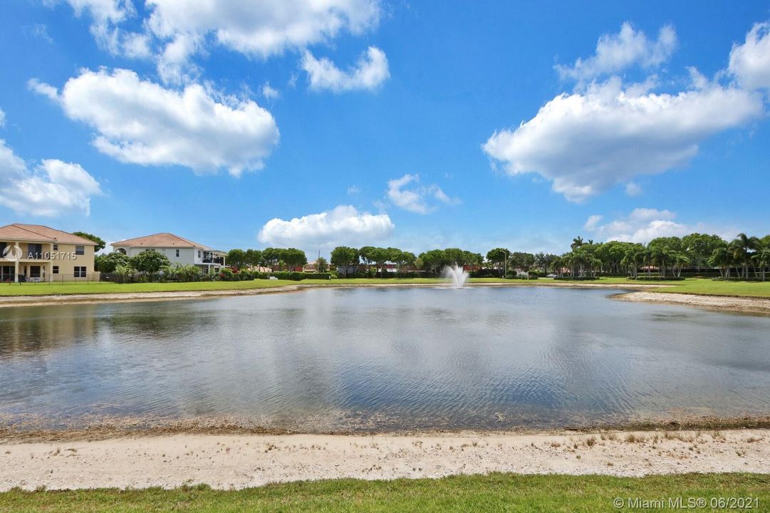 Recently Sold: $309,900 (3 beds, 2 baths, 1560 Square Feet)