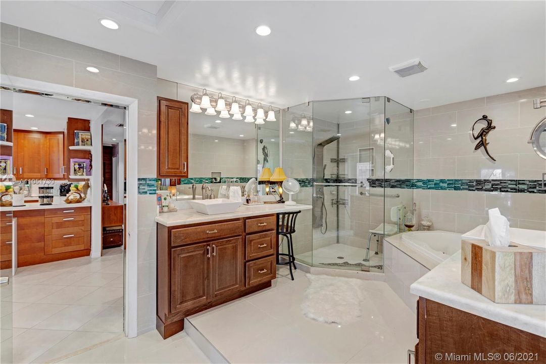 Recently Sold: $599,000 (4 beds, 2 baths, 2149 Square Feet)