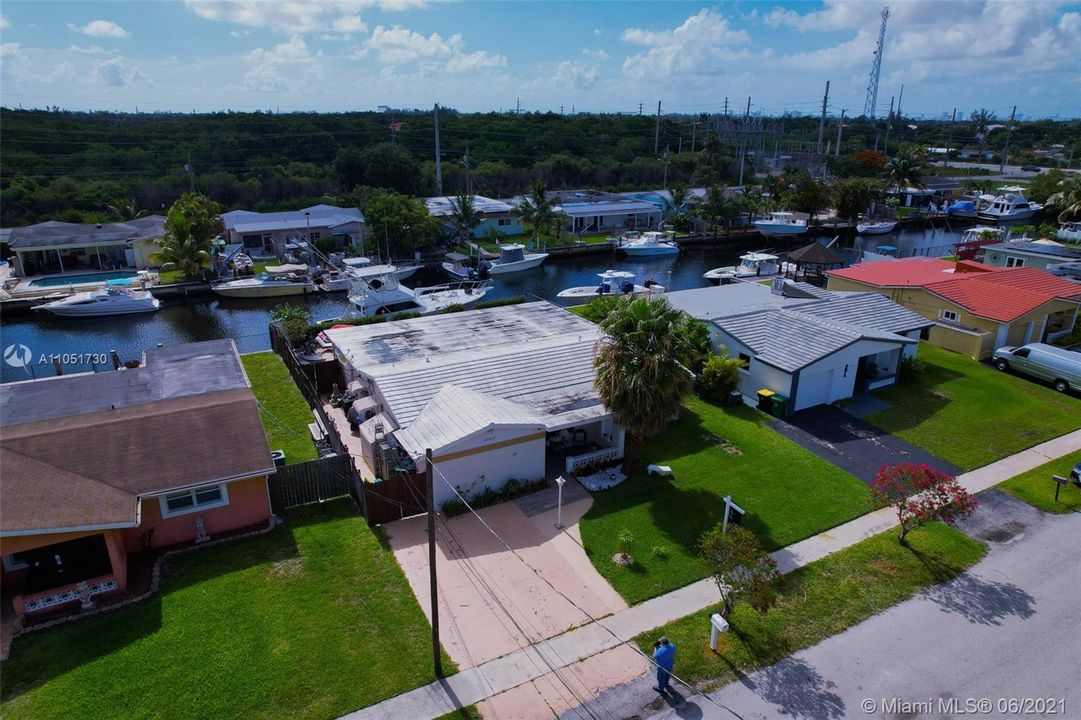 Recently Sold: $599,000 (4 beds, 2 baths, 2149 Square Feet)