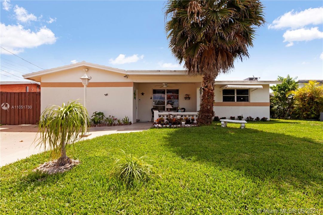 Recently Sold: $599,000 (4 beds, 2 baths, 2149 Square Feet)