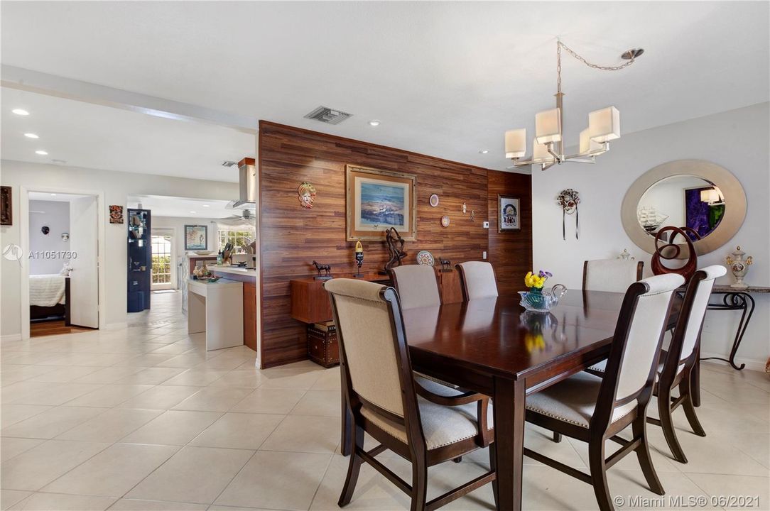 Recently Sold: $599,000 (4 beds, 2 baths, 2149 Square Feet)