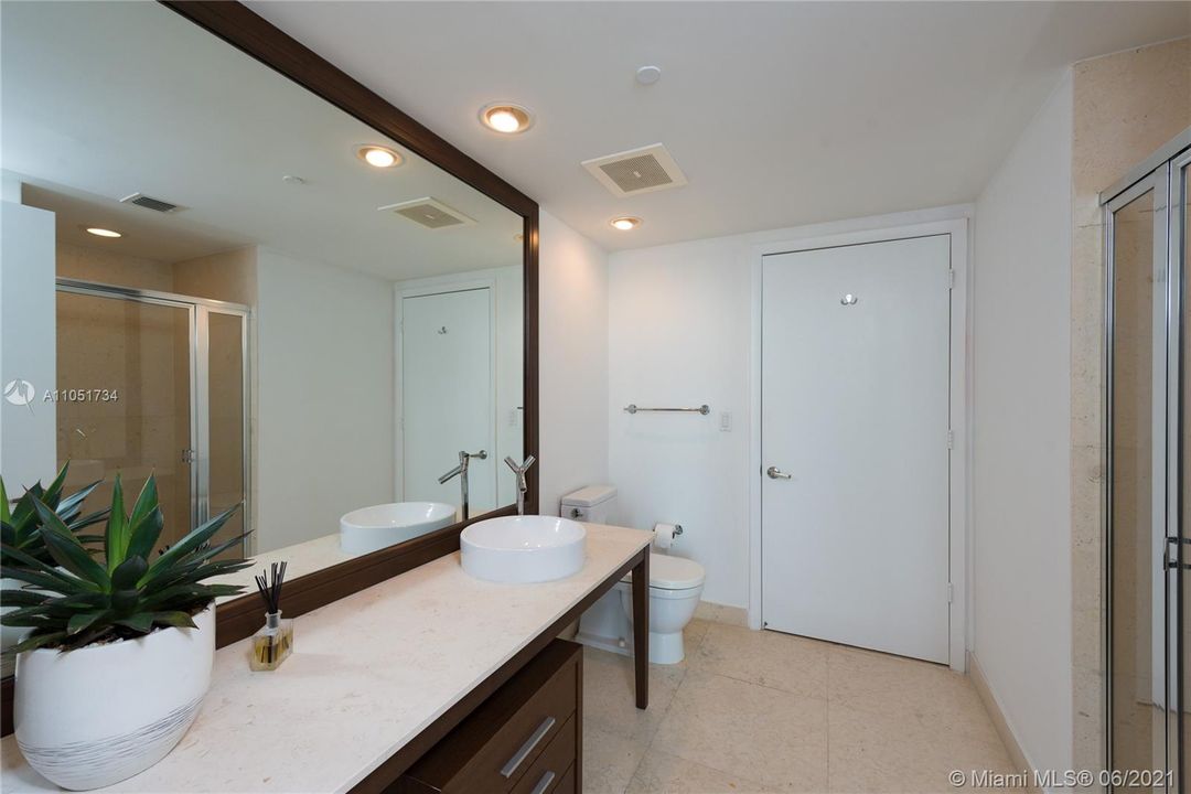 最近租的: $15,000 (3 贝兹, 3 浴室, 2097 平方英尺)