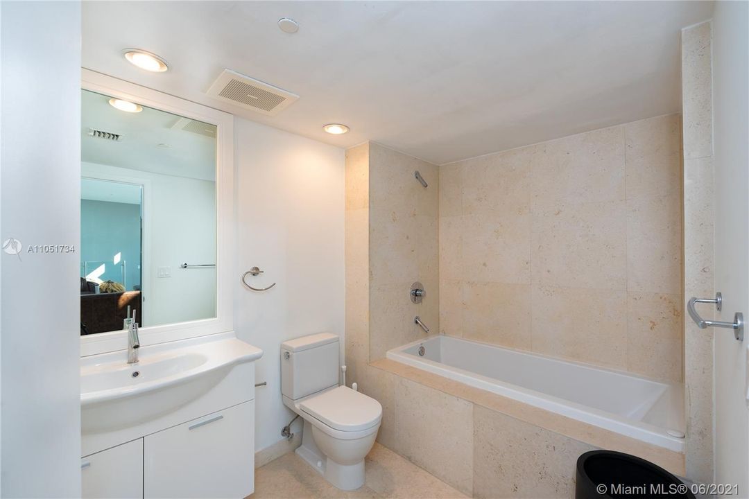 最近租的: $15,000 (3 贝兹, 3 浴室, 2097 平方英尺)