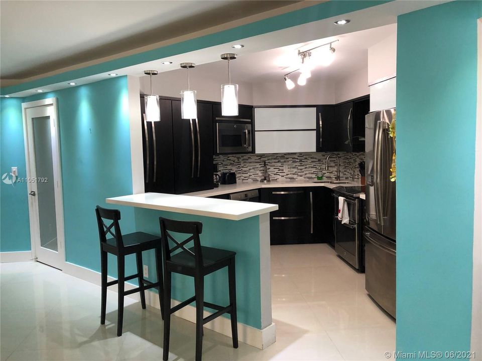 Recently Sold: $1,098,000 (3 beds, 2 baths, 1360 Square Feet)