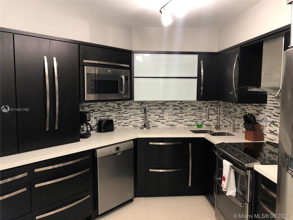 Recently Sold: $1,098,000 (3 beds, 2 baths, 1360 Square Feet)