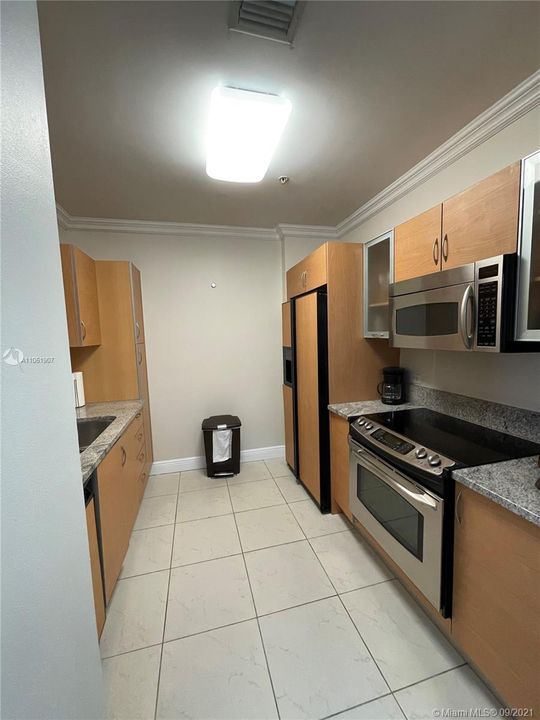 Recently Rented: $2,800 (2 beds, 2 baths, 1179 Square Feet)