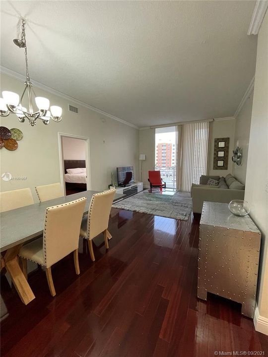 Recently Rented: $2,800 (2 beds, 2 baths, 1179 Square Feet)
