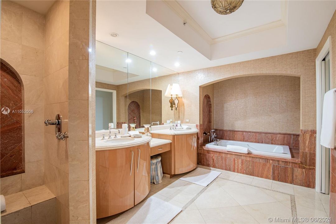 Недавно продано: $2,395,000 (3 спален, 3 ванн, 2214 Квадратных фут)