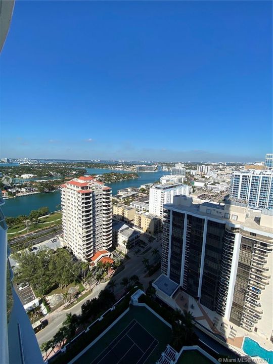 Recently Sold: $725,000 (1 beds, 1 baths, 808 Square Feet)