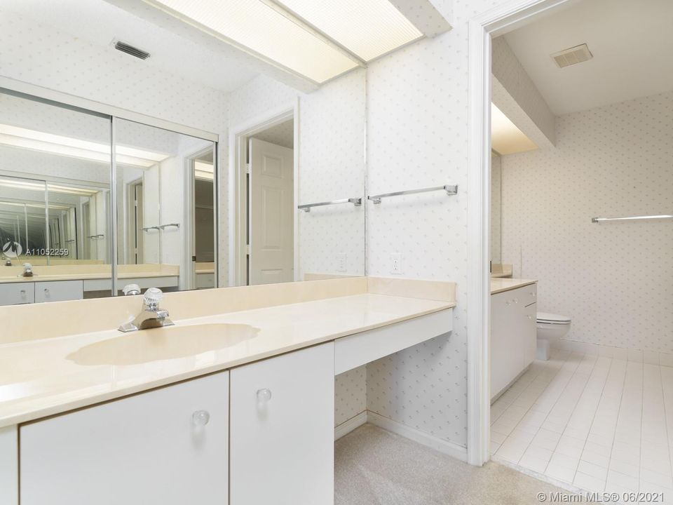 Vendido Recientemente: $319,000 (3 camas, 2 baños, 1548 Pies cuadrados)