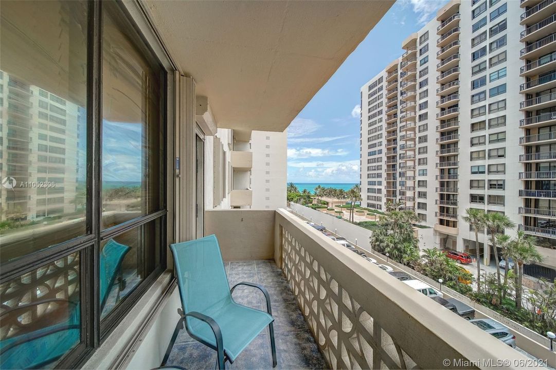 Recently Sold: $349,900 (1 beds, 1 baths, 1019 Square Feet)
