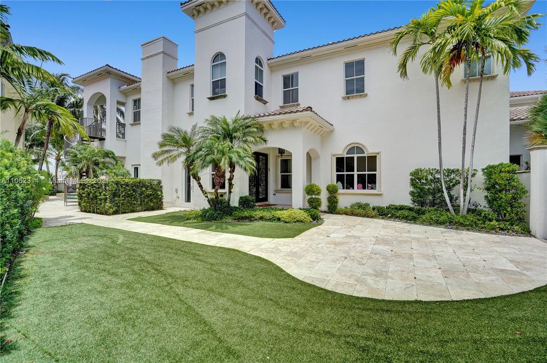 Recently Sold: $2,350,000 (6 beds, 6 baths, 5130 Square Feet)
