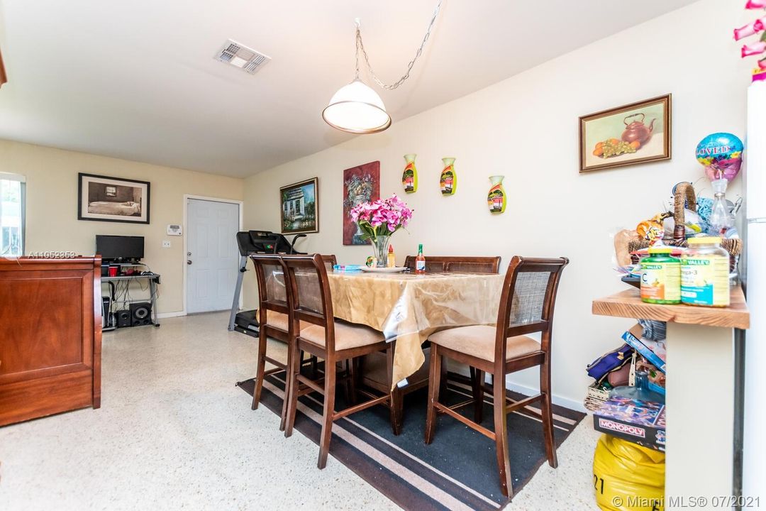 Vendido Recientemente: $974,000 (0 camas, 0 baños, 0 Pies cuadrados)