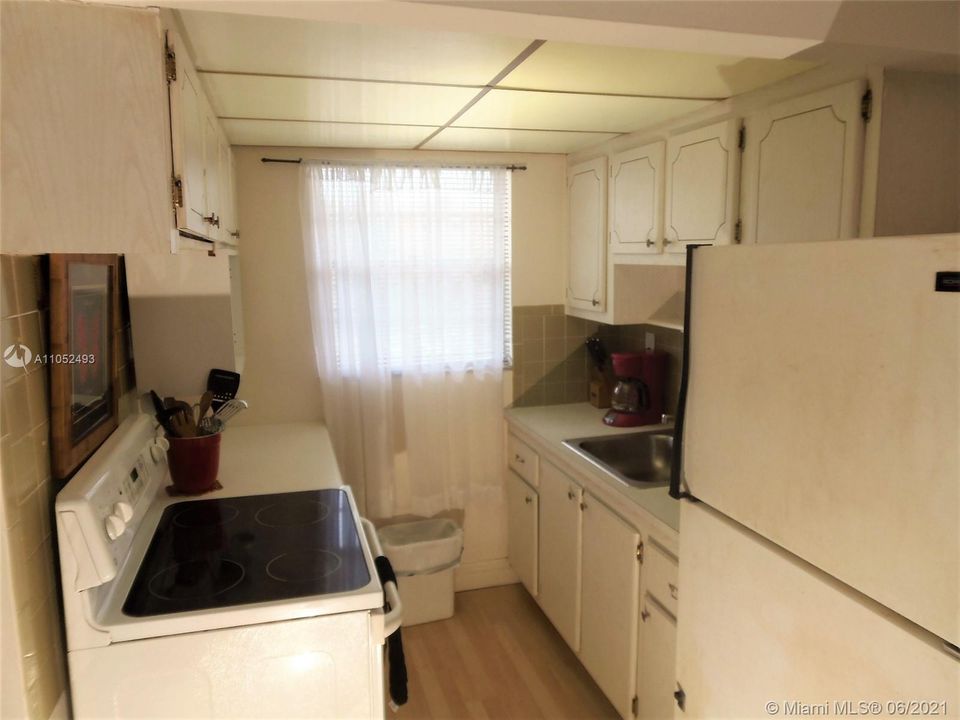 Vendido Recientemente: $68,000 (1 camas, 1 baños, 510 Pies cuadrados)