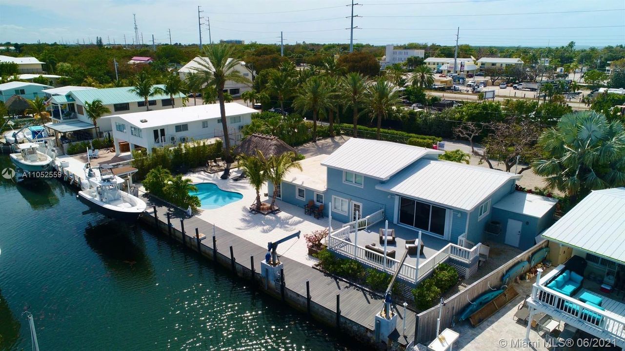 Recently Sold: $2,000,000 (4 beds, 3 baths, 2018 Square Feet)