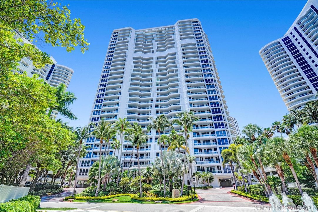 Recently Sold: $1,100,000 (3 beds, 3 baths, 2750 Square Feet)