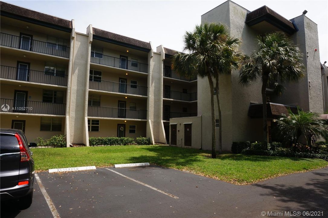 Recently Sold: $119,900 (1 beds, 1 baths, 870 Square Feet)