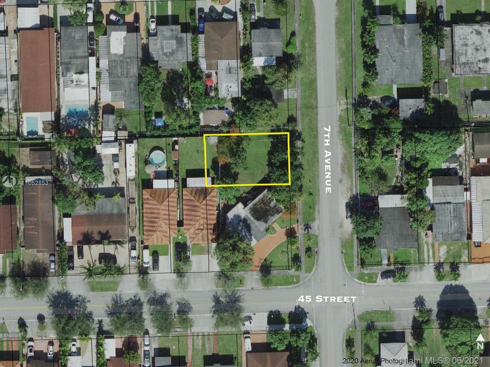 Vendido Recientemente: $185,000 (0.09 acres)