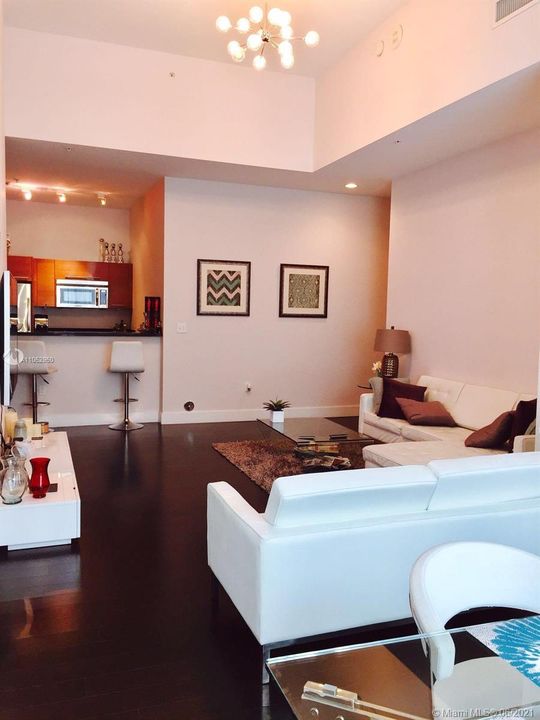 Recently Rented: $2,750 (1 beds, 2 baths, 1093 Square Feet)
