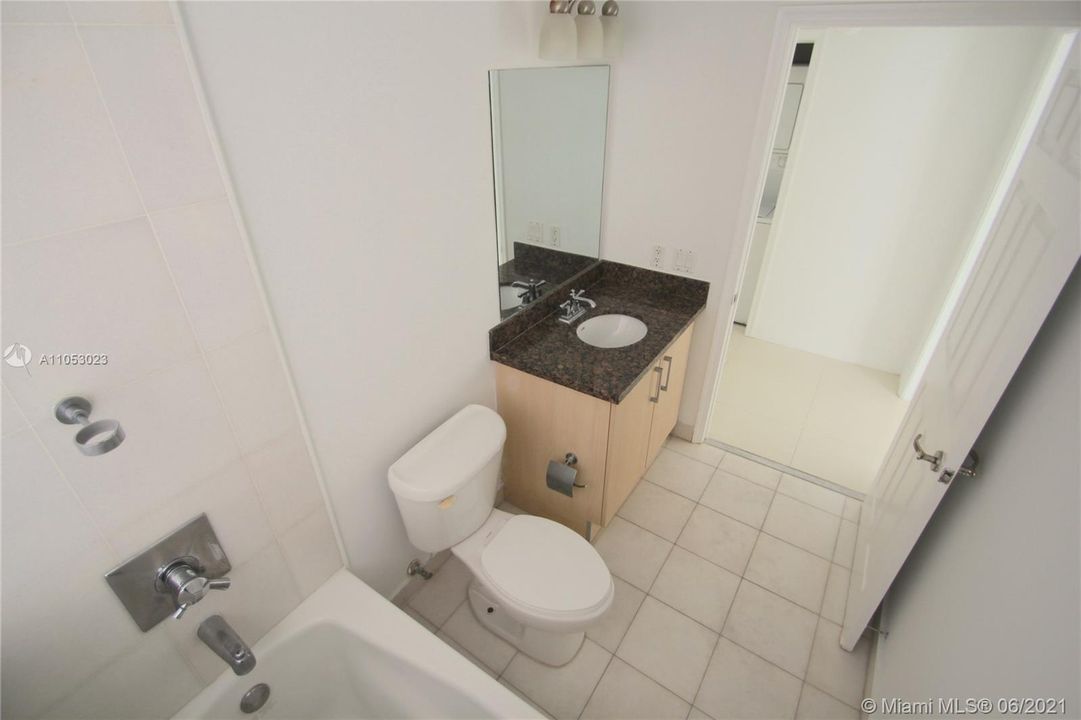 最近租的: $3,000 (2 贝兹, 2 浴室, 1387 平方英尺)