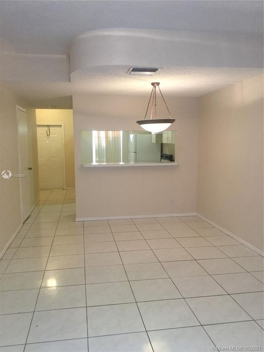 Recently Rented: $1,650 (2 beds, 1 baths, 1110 Square Feet)