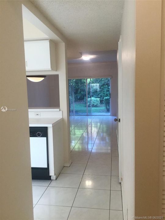 Recently Rented: $1,650 (2 beds, 1 baths, 1110 Square Feet)