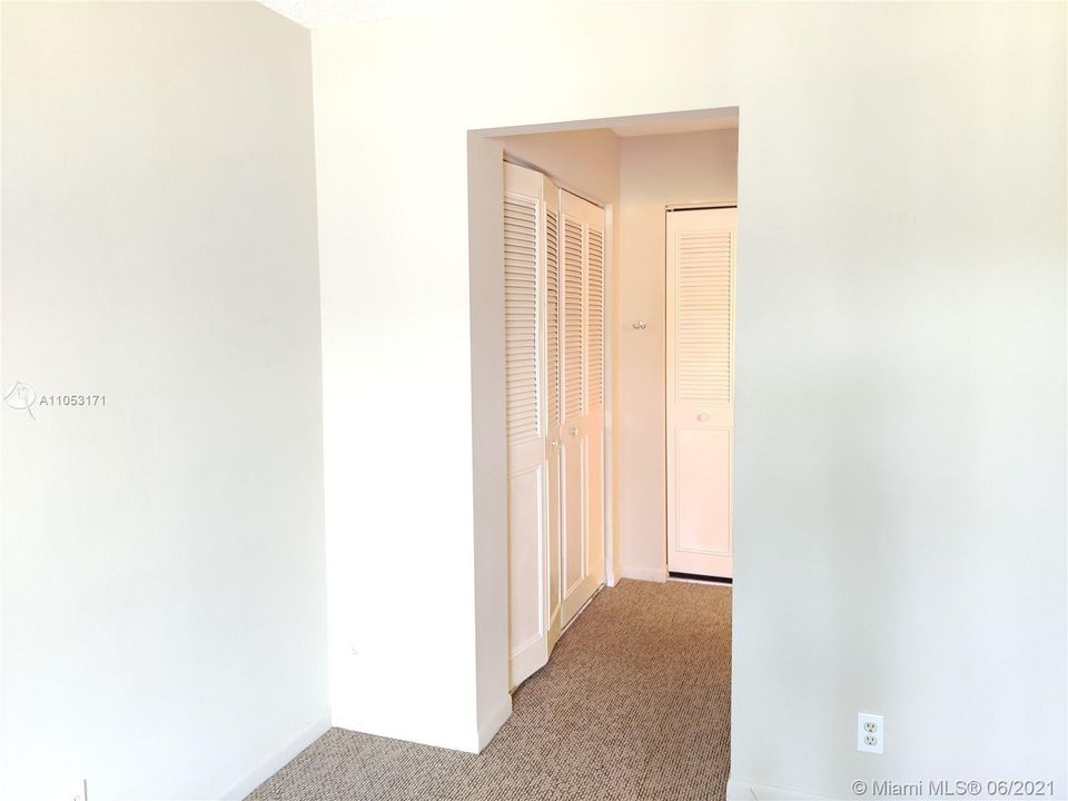 Recently Sold: $110,000 (1 beds, 1 baths, 764 Square Feet)