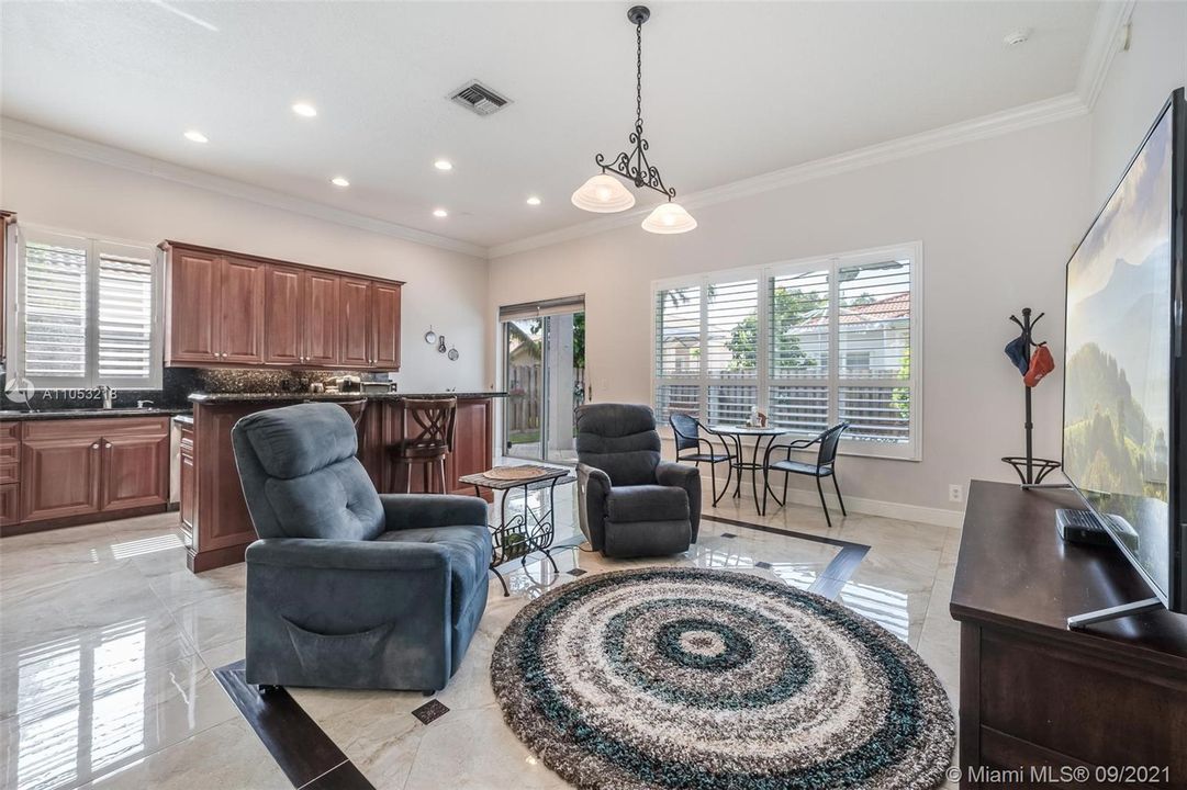Recently Sold: $530,000 (3 beds, 2 baths, 1889 Square Feet)