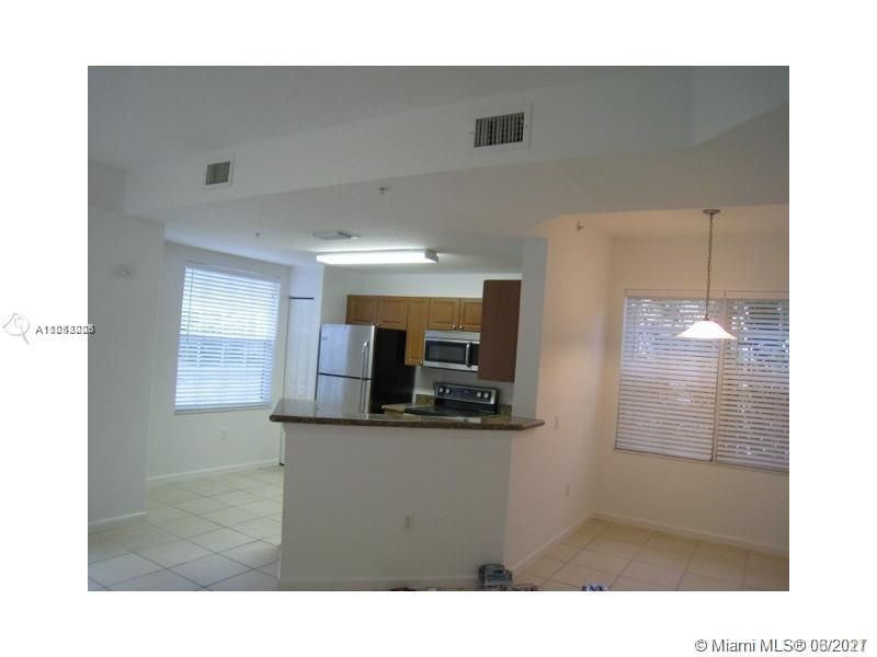 Recently Rented: $2,150 (2 beds, 2 baths, 1045 Square Feet)