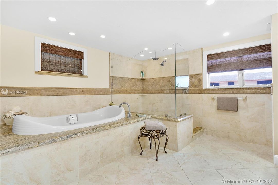 Недавно продано: $2,399,000 (4 спален, 4 ванн, 2859 Квадратных фут)