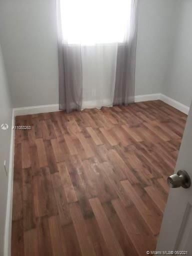 最近售出: $270,000 (3 贝兹, 2 浴室, 1403 平方英尺)