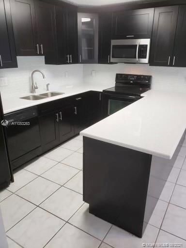 最近售出: $270,000 (3 贝兹, 2 浴室, 1403 平方英尺)